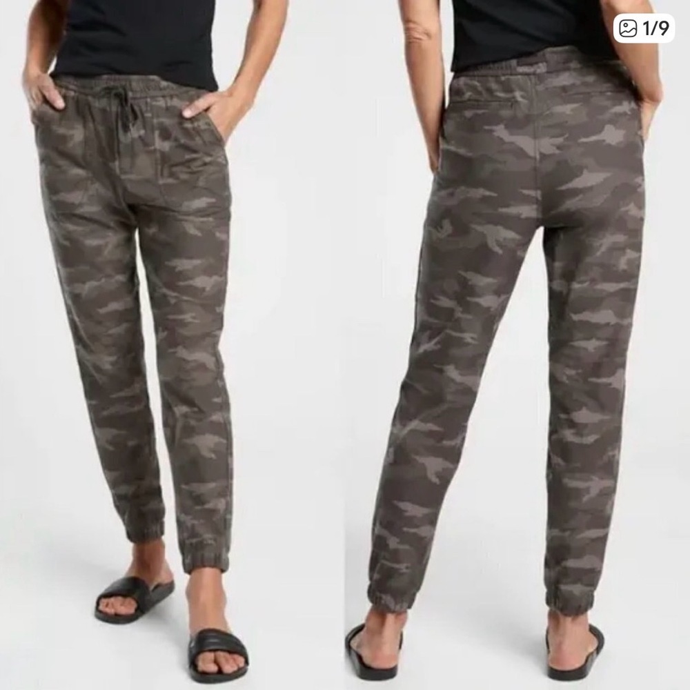 Athleta Camo Farallon Joggers Pants size 6